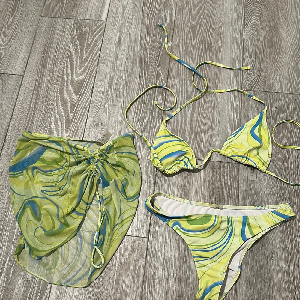 3 piece bikini set!